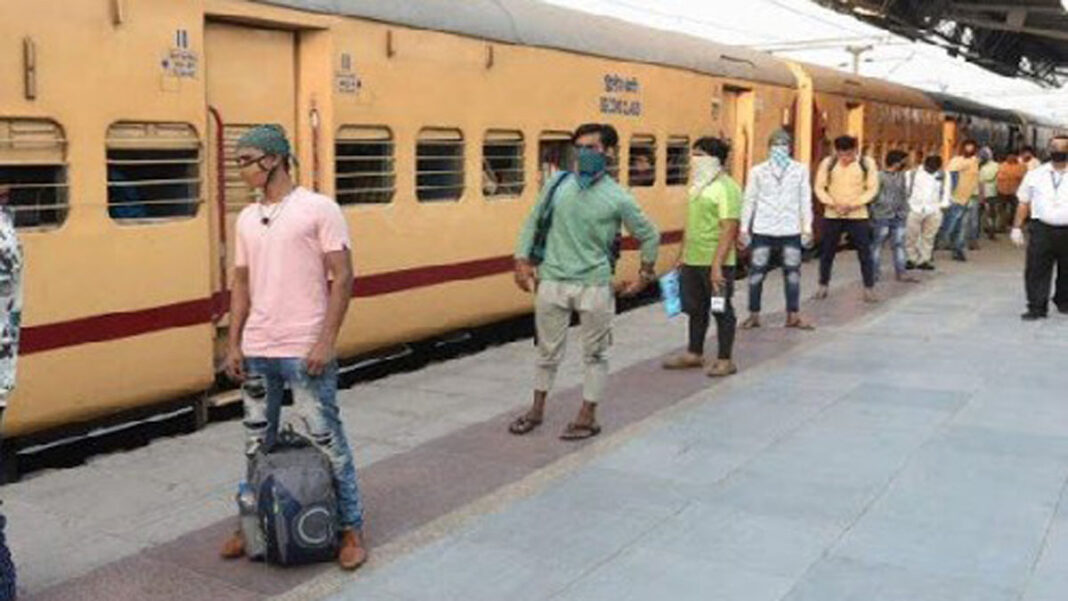 प्रवासी मजदूरों को अपने राज्यों में वापस भेजने हर दिन 700 से 800 ट्रेने चलाने की जरूरत: अनिल देशमुख