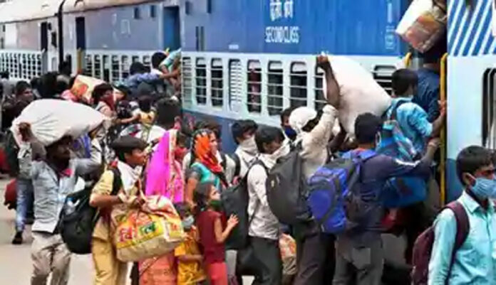 बिहार में प्रवासी मजदूरों के आने का सिलसिला जारी, राज्य में कल 79 ट्रेनों से 1.29 लाख लोग आएंगे