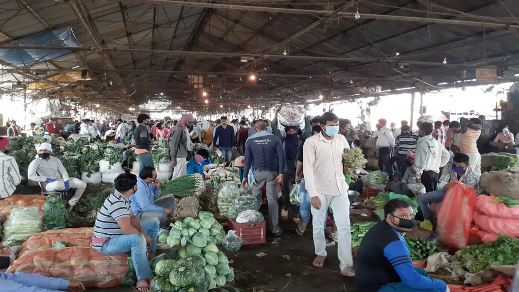 अहमदाबाद में सब्जी्, किराना बेचने वाले 12,000 व्याेपारियों की हुई स्क्रीनिंग, 700 कोरोना पॉजिटिव