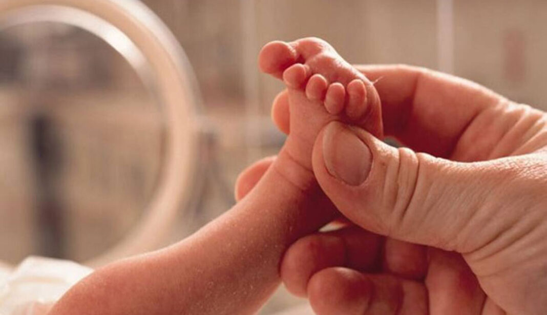 अहमदाबाद से चौंकाने वाली खबर सामने आई, 44 नवजात शिशुओं की कोरोना रिपोर्ट पॉजिटिव