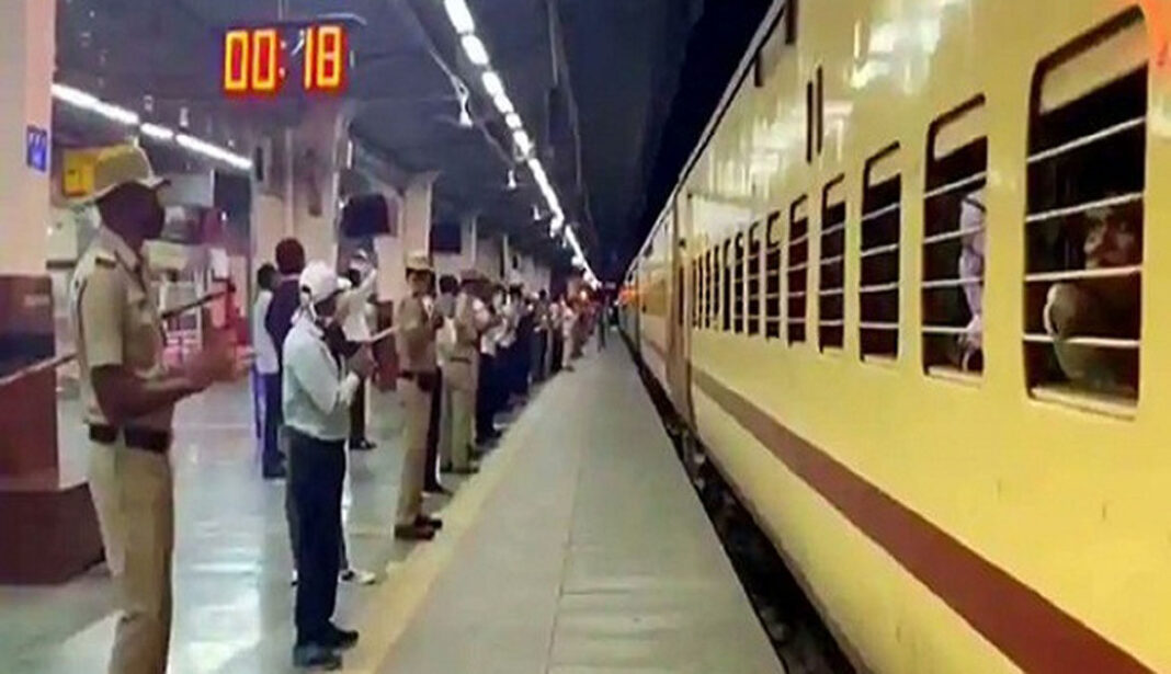 भारतीय रेल ने अब तक 3543 श्रमिक स्पेशल ट्रेनें चलाई