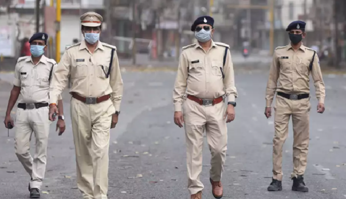 दिल्ली के मालवीय नगर थाने में 10 पुलिसकर्मी कोरोना संक्रमित, मचा हड़कंप