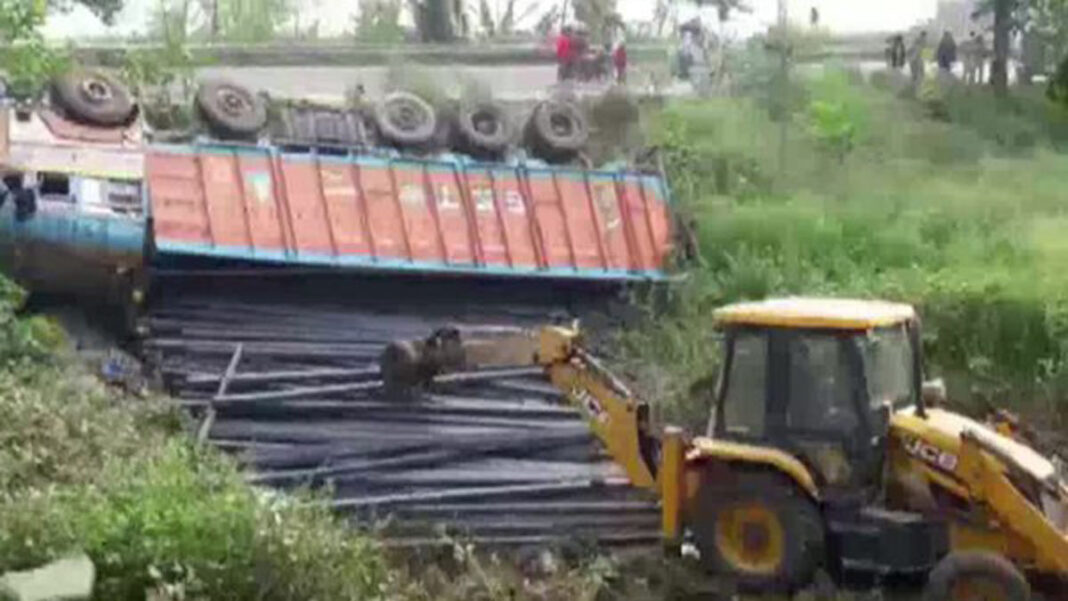 बिहार में दर्दनाक सड़क हादसा, ट्रक और बस की टक्कर में 9 मजदूरों की मौत, 4 घायल