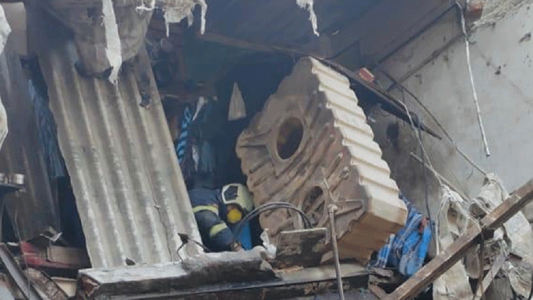 मुंबई के कांदिवली में एकल मंजिला इमारत ढही; 14 लोगों को बचाया गया, NDRF का राहत बचाव कार्य जारी
