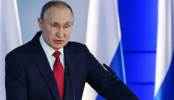 रूस में कोरोना से 101 से ज्यादा मेडिकल कर्मियों की मौत, राष्ट्रपति पुतिन ने कहा- बुरा दौर गुजर चुका