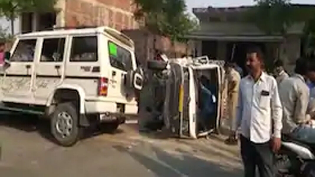 बिहार: रोहतास में पिकअप वैन को ट्रक ने मारी टक्कर, 6 मजदूर घायल, 2 की हालत गंभीर