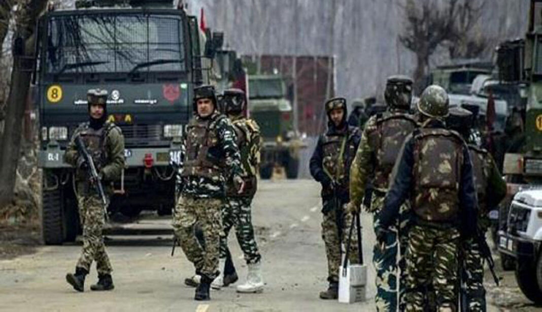 जम्मू-कश्मीर में लश्कर-ए-तैयबा के 3 आंतकि गिरफ्तार; भारी मात्रा में हथियार, गोला-बारूद बरामद