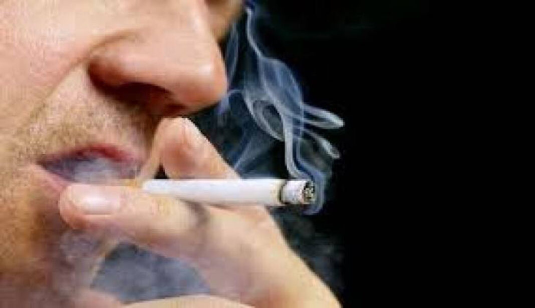 महाराष्ट्र सरकार ने जारी की नई गाइड लाइन: खुलेआम थूकने और धूम्रपान करने पर लगेगा 5000 रुपये तक का जुर्माना